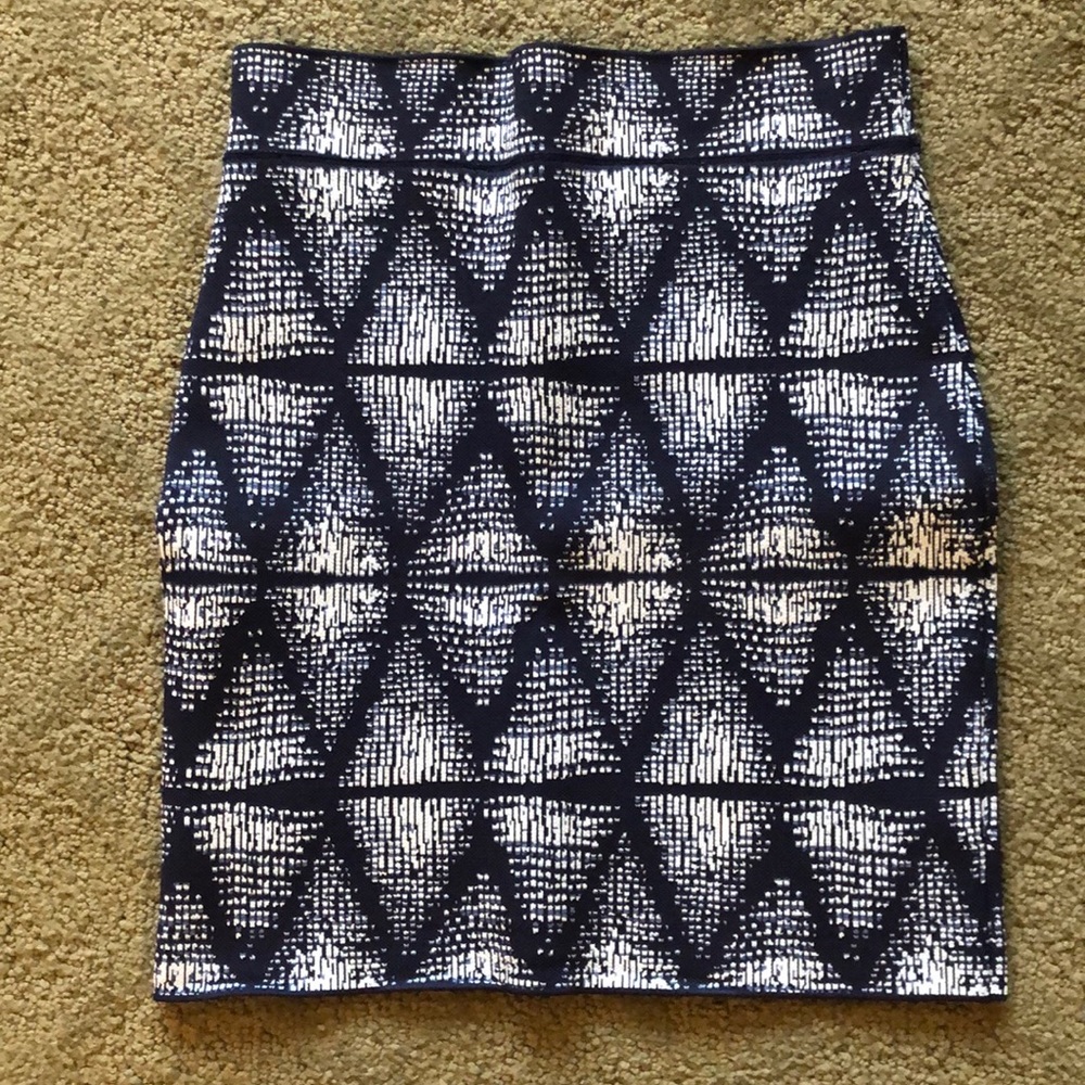 BCBG navy and white skirt
